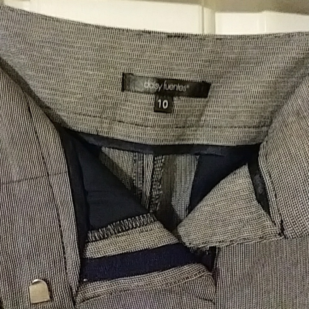 Capris - Picture 3 of 3